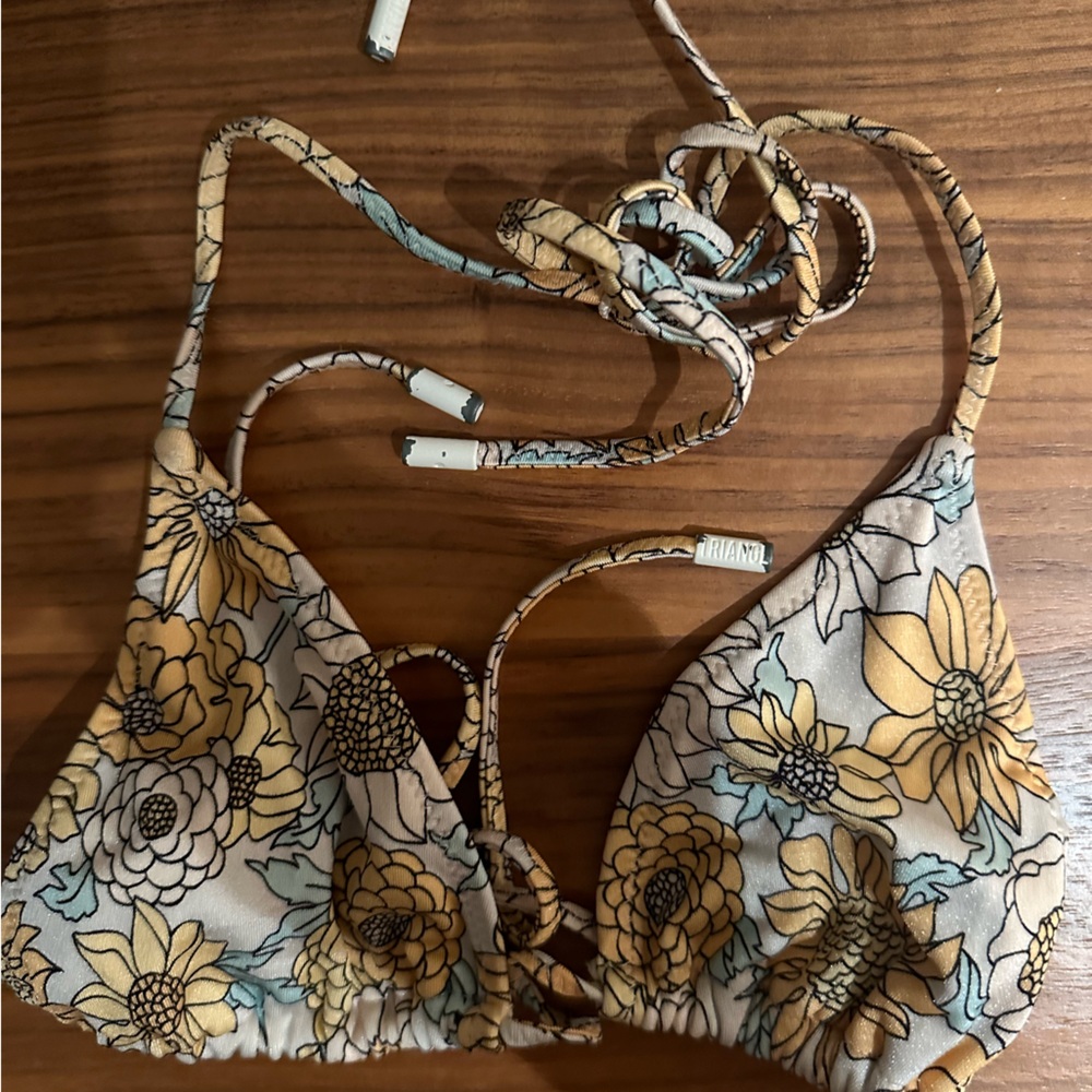 Triangl size S tie top